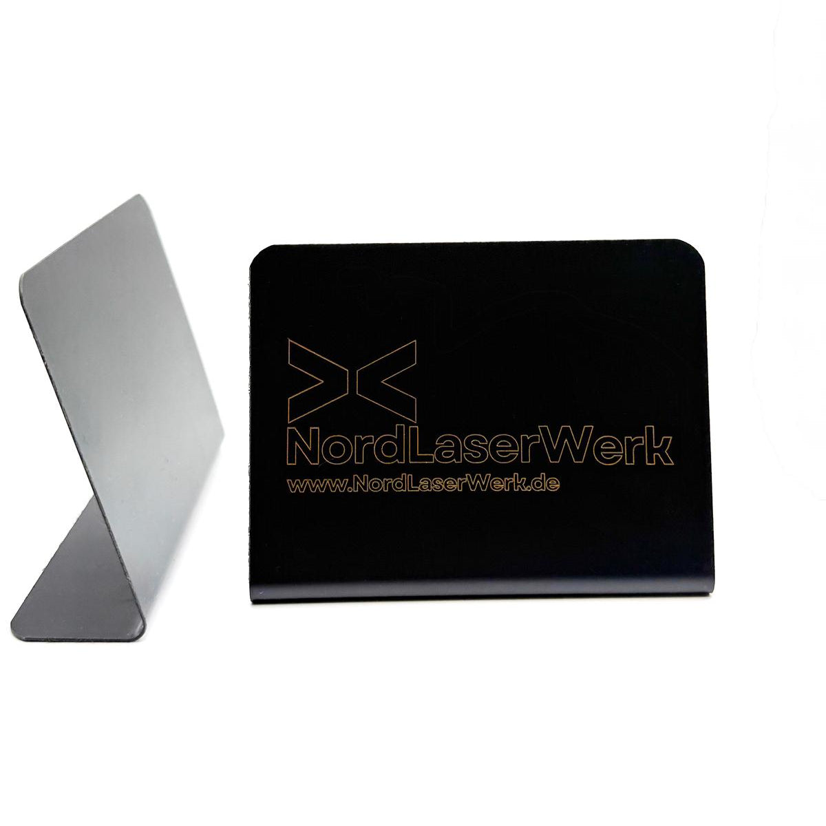 10 Stück Individuell gravierbares Aufstellschild – Schwarz, 10,0 cm × 7,5 cm - NordLaserWerk